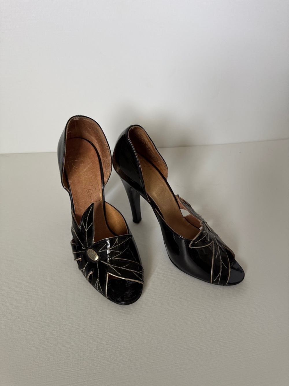 *VINTAGE* Lady McGuire patent leather heels Size 6.5